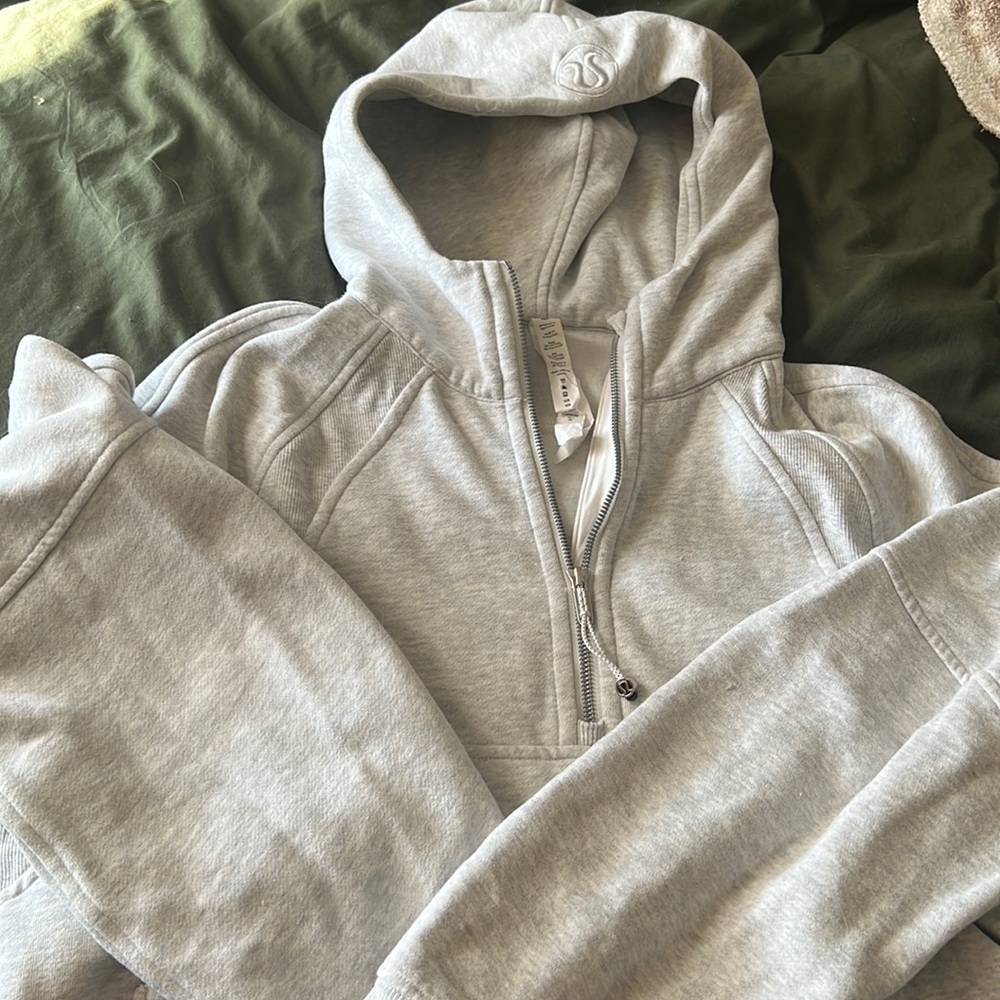 Lululemon scuba hoodie light heather gray size M/L